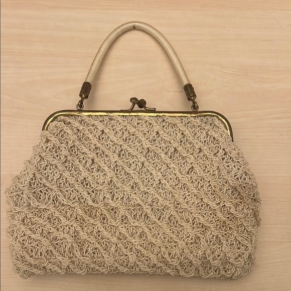 Elegant Beige Handbag - Picture 1 of 5
